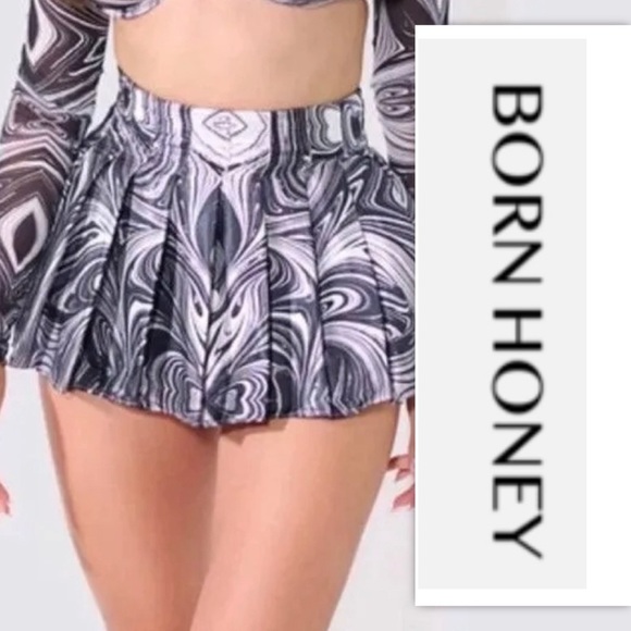 Born Honey Marbled Pleated Mini Skirt - Picture 2 of 11
